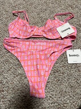 honey. Pink Floral Grid Underwire Bikini Set